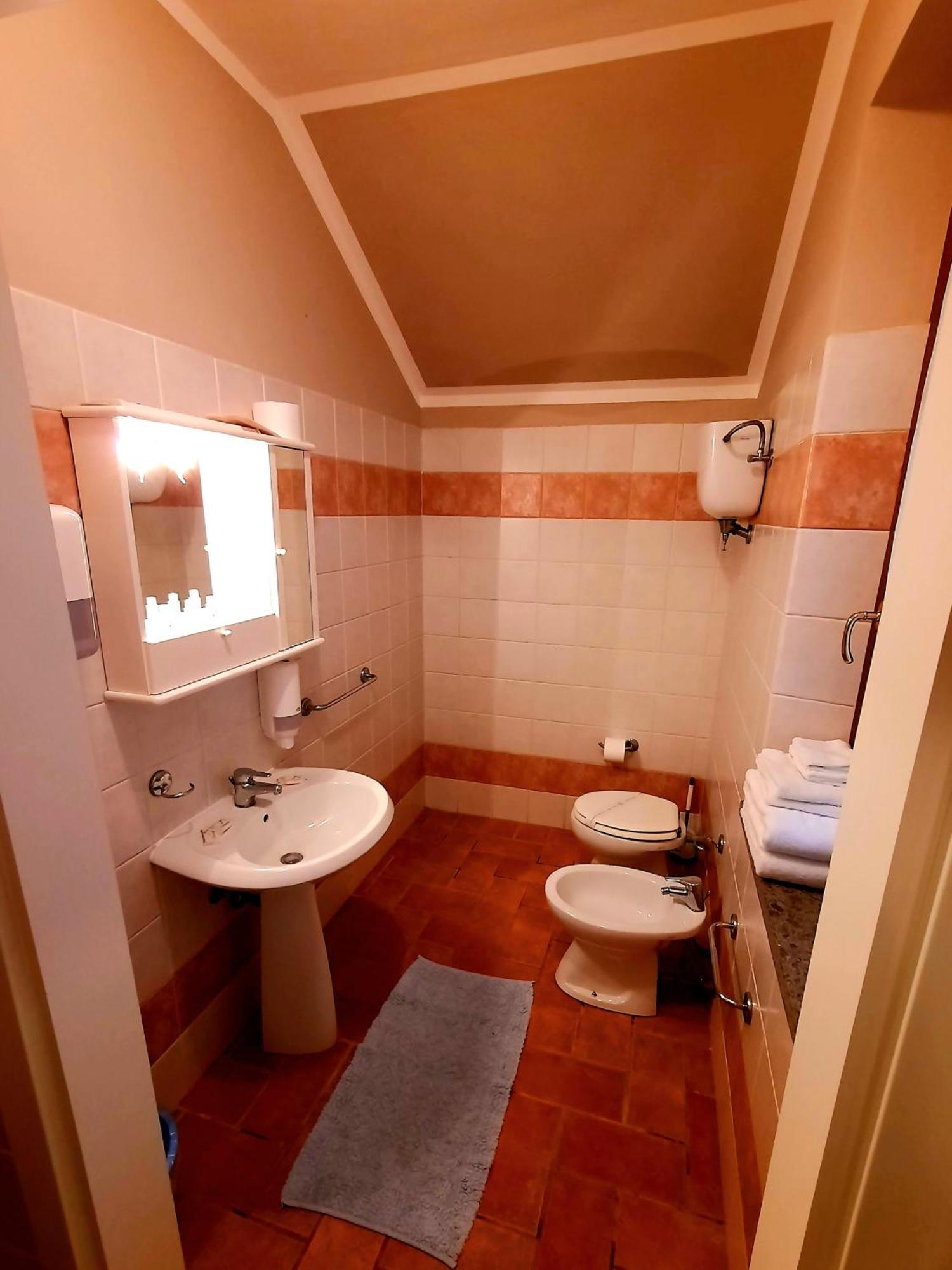 Apartamento Leonaerdo Guests House Panicale Habitación foto