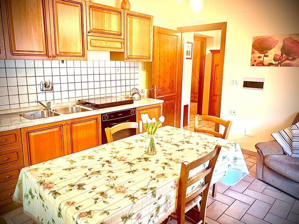 Apartamento Leonaerdo Guests House Panicale Habitación foto
